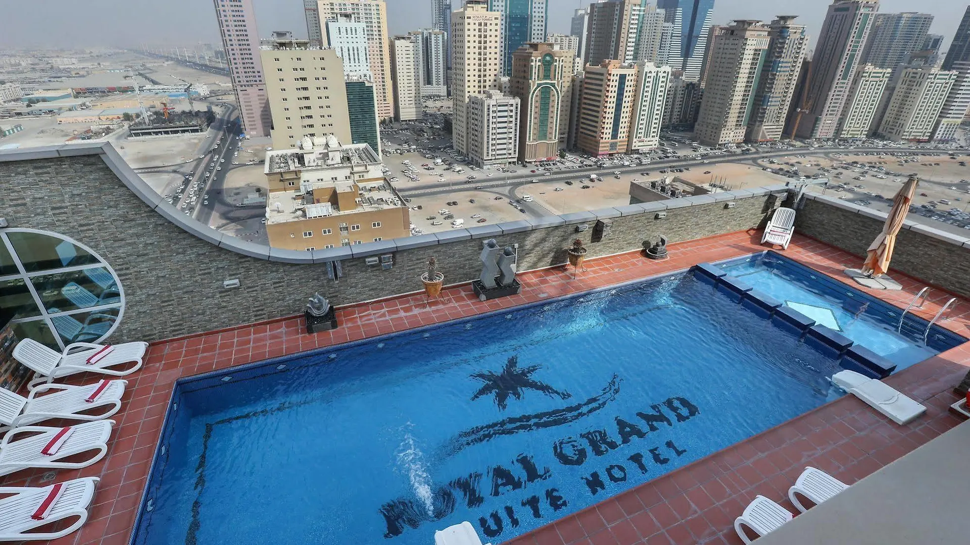 Royal Grand Suite Hotel Šardžá Aparthotel