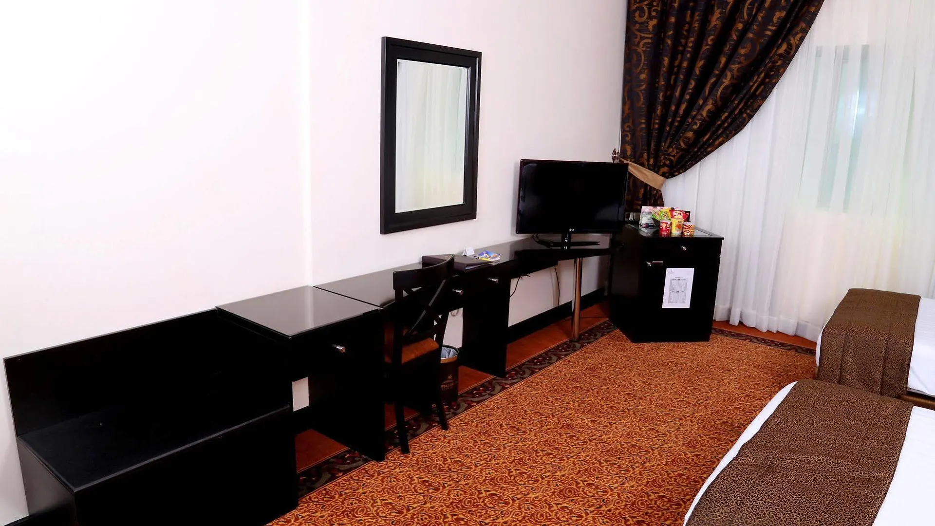 Royal Grand Suite Hotel Şarja 4*,