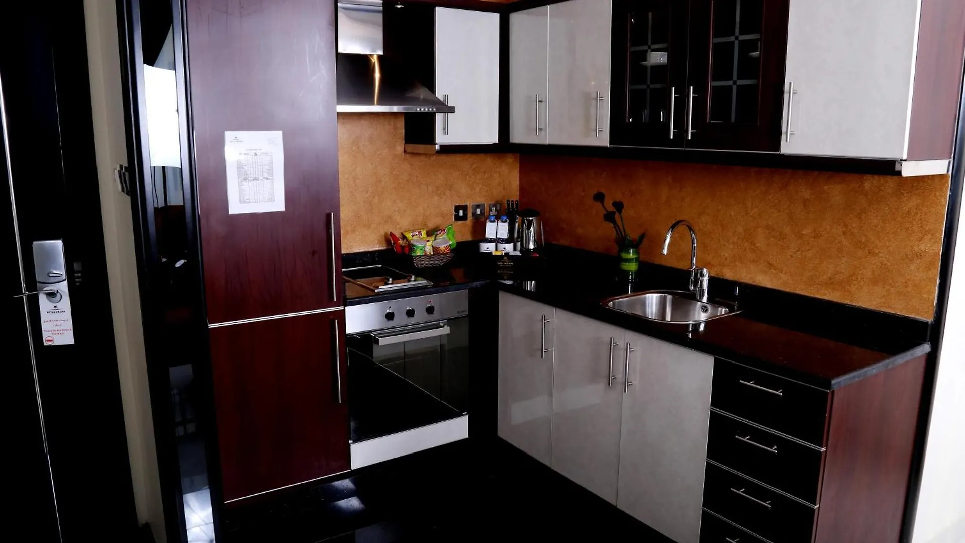 Royal Grand Suite Hotel Schardscha Aparthotel