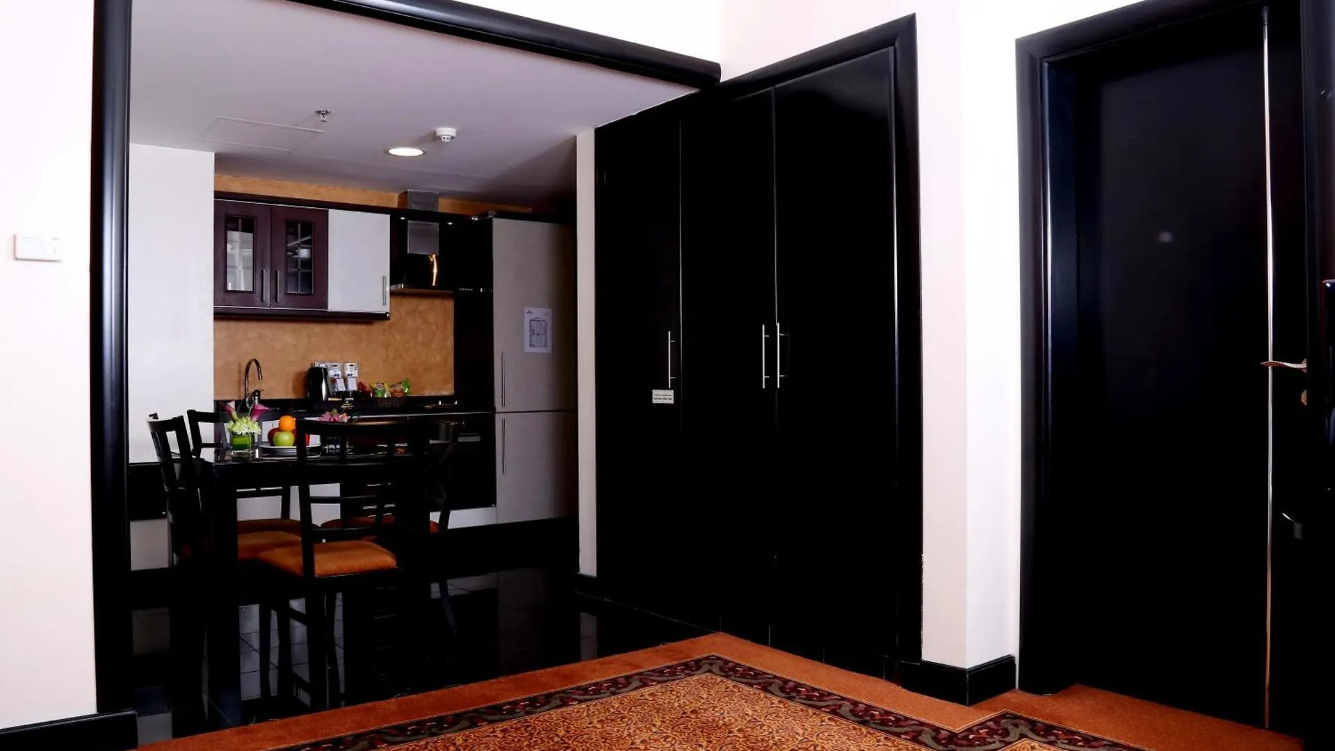 **** Aparthotel Royal Grand Suite Hotel Schardscha Vereinigte Arabische Emirate