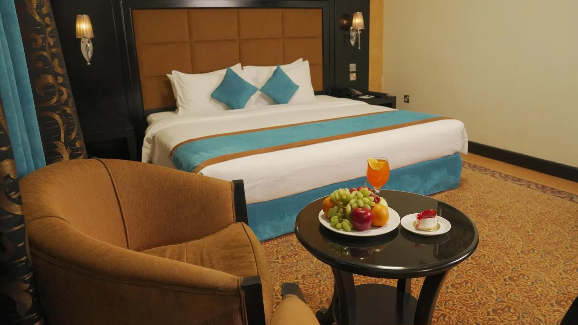 Royal Grand Suite Hotel Schardscha 4*,
