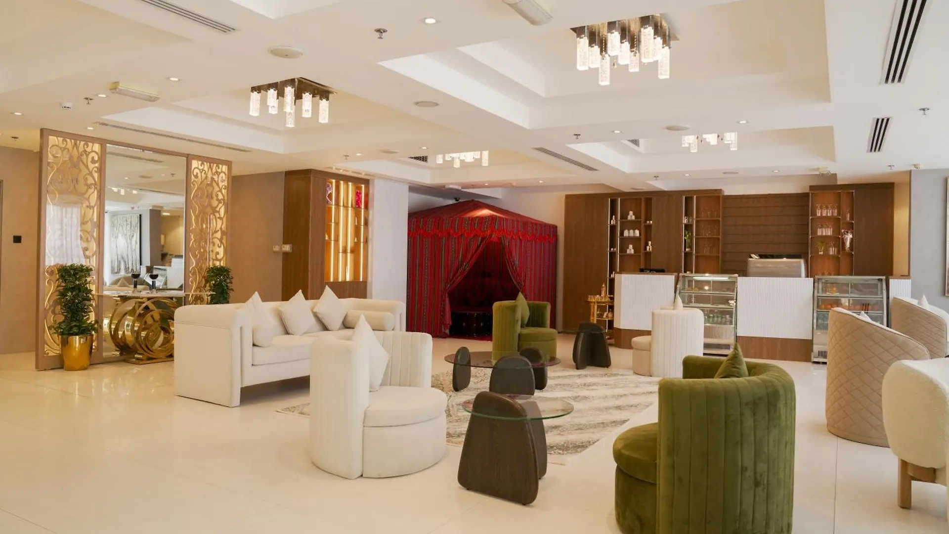 Royal Grand Suite Hotel Schardscha