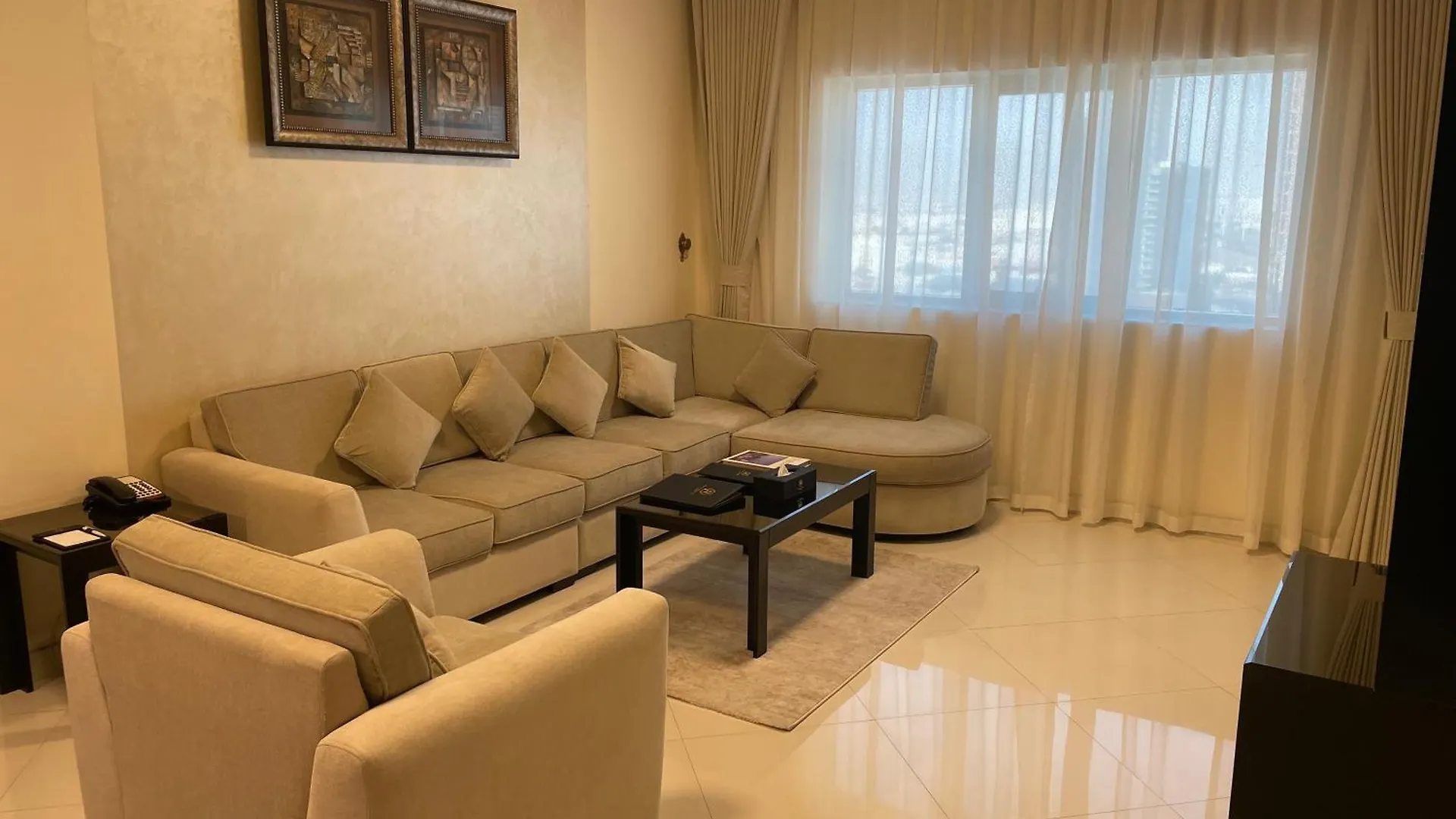 Aparthotel Royal Grand Suite Hotel Schardscha